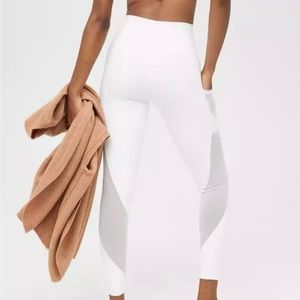 white aerie leggings size small with pockets and mesh on the sides